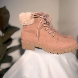 Madden Girl Women’s Fur Trim Blush/Tan Boots Size 8